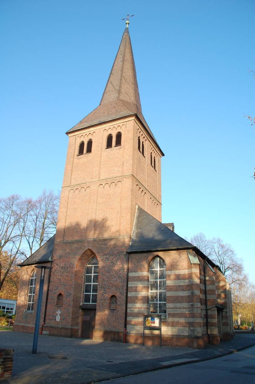  Im Turm der Christuskirche, Friedensstraße 2, in Rheinhausen läuten ab Sonntag wieder drei Glocken. 