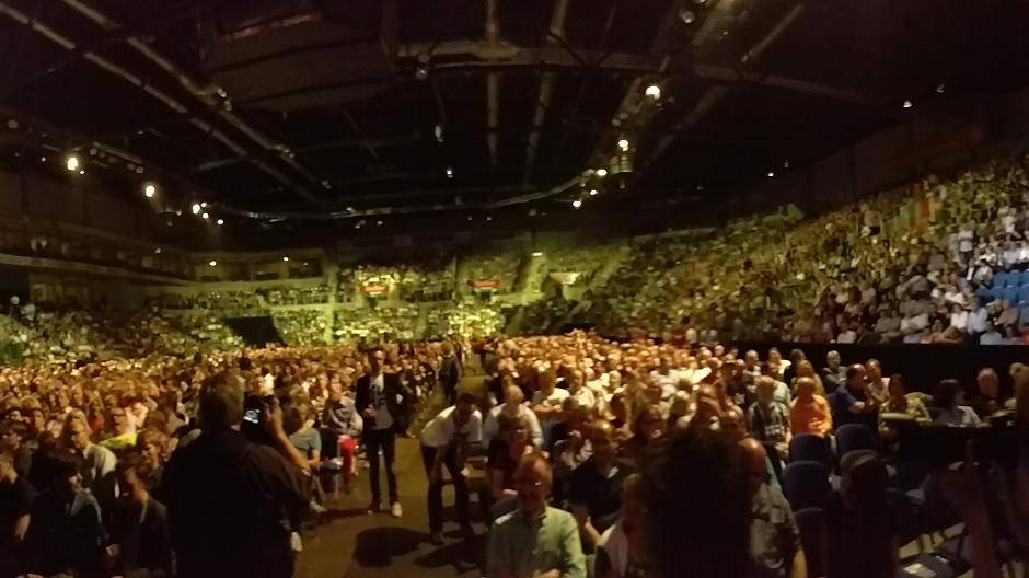 Elton John rockt den Palast