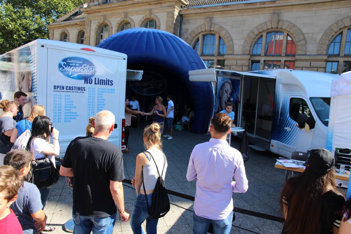 DSDS-Truck lockt Talente in Krefeld