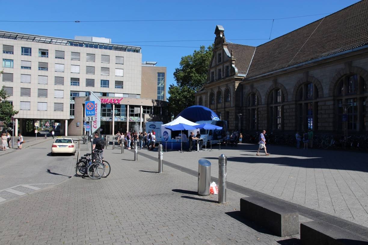 DSDS-Truck lockt Talente in Krefeld