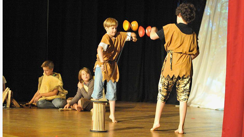 Also will man sie mit Vorführungen...