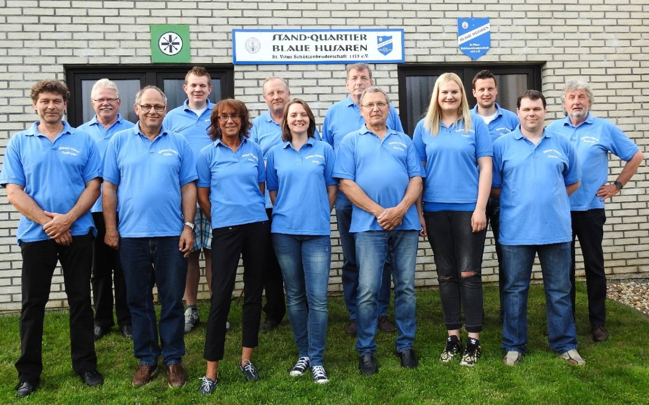 Aktive Mitglieder 2016: Vordere Reihe von links, Andreas Rütters, Claus Champaert (Hauptmann 2013), Anita Steinberg, Sonja Rötte, Hans-Peter Kinder (aktueller Hauptmann), Laura Steinberg und Marcus Rötte.Hintere Reihe von links, Georg Fasselt (König 1988), Simon Steinberg, Stefan Savokaitis (Ehrenhauptmann - Hauptmann 2010), Klaus Wohlrab (NiersBote), Michael Wolfers und Manfred Wolfers (Ehrenhauptmann — Hauptmann 2001).