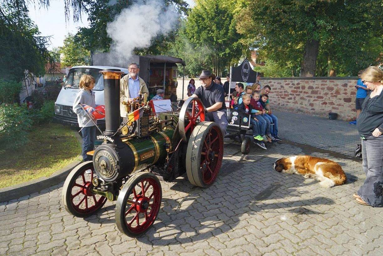 Dampftraktor, Korbflechter und ein spaßiger Fotowettbewerb
