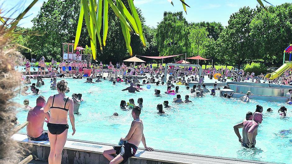Mit seinem mediterranen Flair ist das Freibad der „Bütt“ eine echte Attraktion für Besucher aus der ganzen Region.