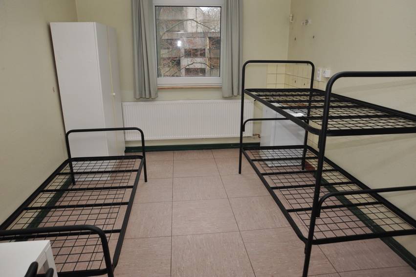 Noch fehlen die Matratzen. Alle Zimmer sind jedoch neu gestrichen und für die Funktion passend eingerichtet.