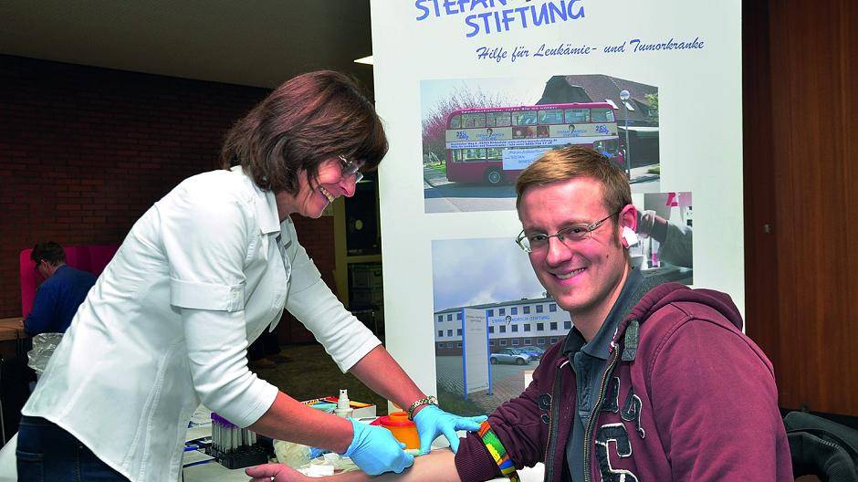 Blutspender helfen Leukämiekranken