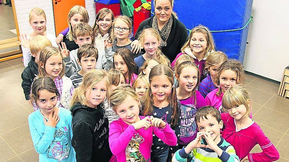 Mona Hermanns-Walz und „ihre“ 30 Kids laden Sie ganz herzlich zum Musical ein.