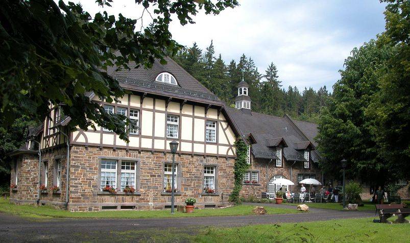 Krefelder Haus in der Eifel: Waldgut Schirmau feiert 30. Geburtstag