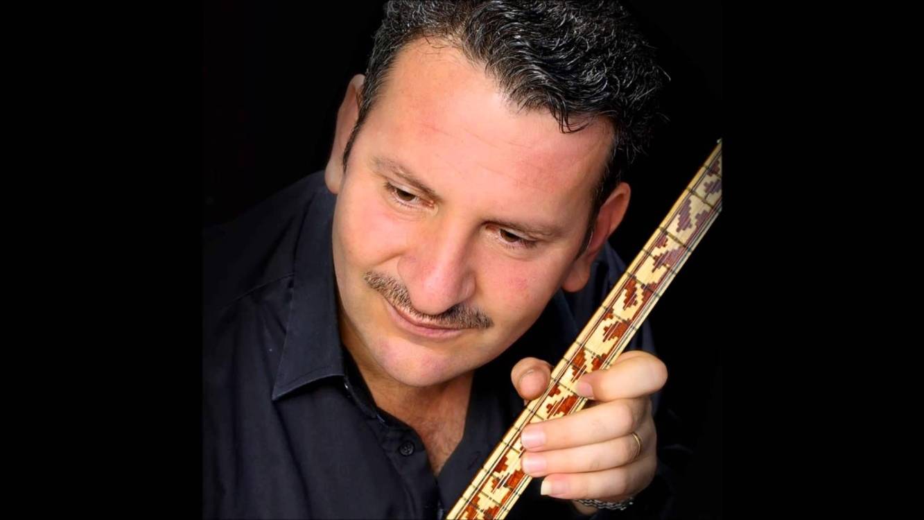  Ibrahim Keivo studierte syrische Musik in einer Zeit, als das friedliche Zusammenleben verschiedener Kulturen in dem Land noch eine Selbstverständlichkeit war. 