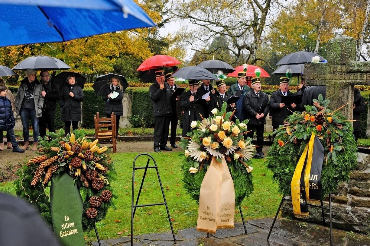 Auch in Moers wurde am Volkstrauertag der Opfer von Krieg und Gewalt gedacht.