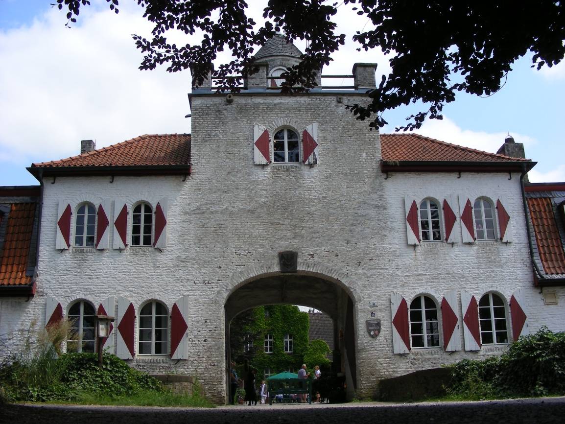 Eine mögliche Trassenführung geht über das Gelände von Haus Bockdorf.