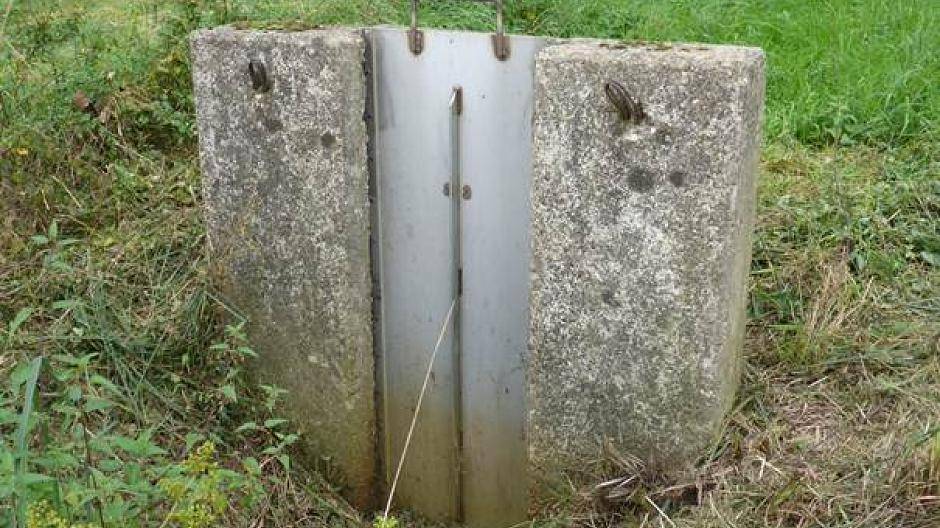 Ein herkömmlicher „Schieber“, der noch manuell geöffnet oder geschlossen werden muss. Eine Automatikklappe wird ihn in naher Zukunft ersetzen.