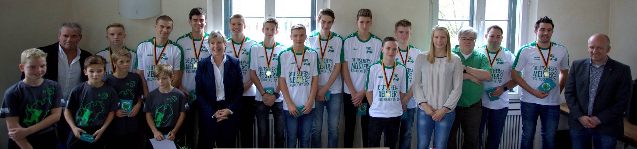  Bei der Ehrung im Hülser Rathaus. 