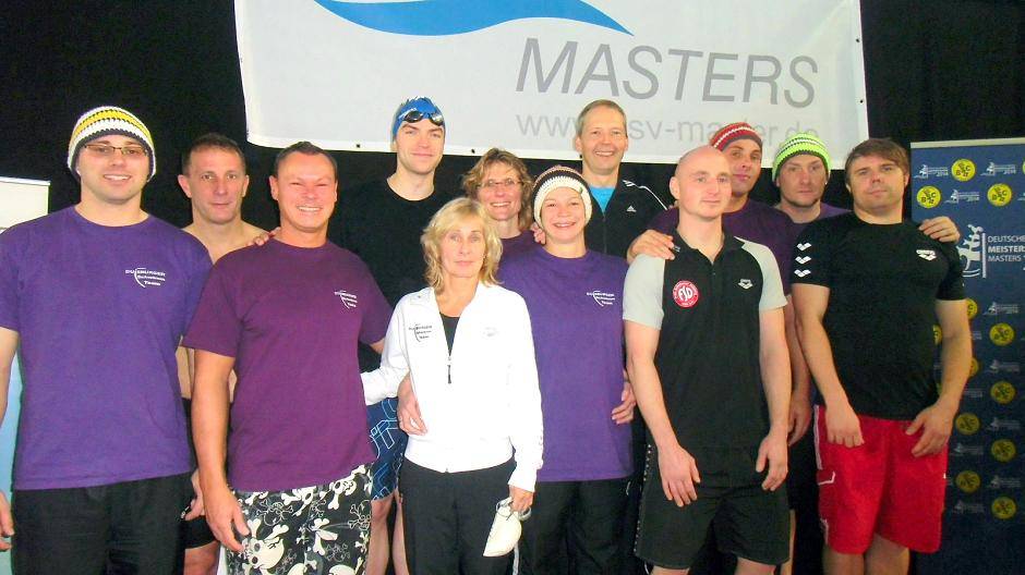 Waren in Bremen erfolgreich Die DST Masters-Mannschaft: hinten v.L: Ralf Dillig, Christian Solle, Sabine Leiding, Stephan Bettke, Thomas Benninghoff, Jens Bester, vorne v.L: Kai Benninghoff, Ansgar Krukau, Silvia Erdmann, Simone Dickmann, Jens Dingel, Sebastian Viehöfer.