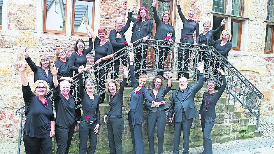  Der Frauenchor „imtakt willicher singkreis“ lädt am 23. Dezember zum traditionellen Weihnachtskonzert ein. 