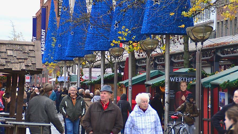Auch die blauen „Tannen“ gibt es sonst wohl an keiner Stelle in einer deutschen Innenstadt.