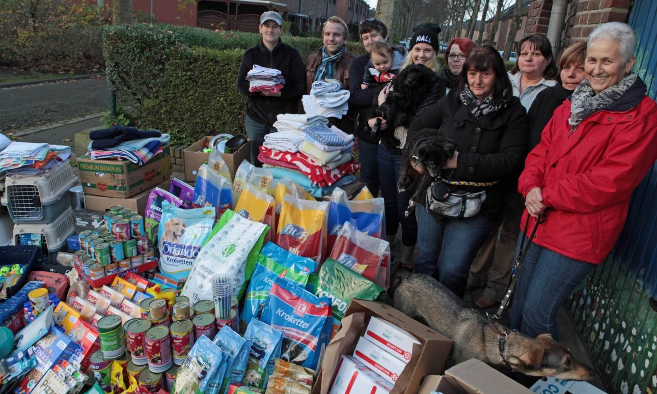 Weitere Spenden können bei Dr. Sven Botterweck, Moerser Straße 55 in Hochheide oder bei Claudia Hornung, Kronenstraße 73G in Hochheide abgegeben werden.