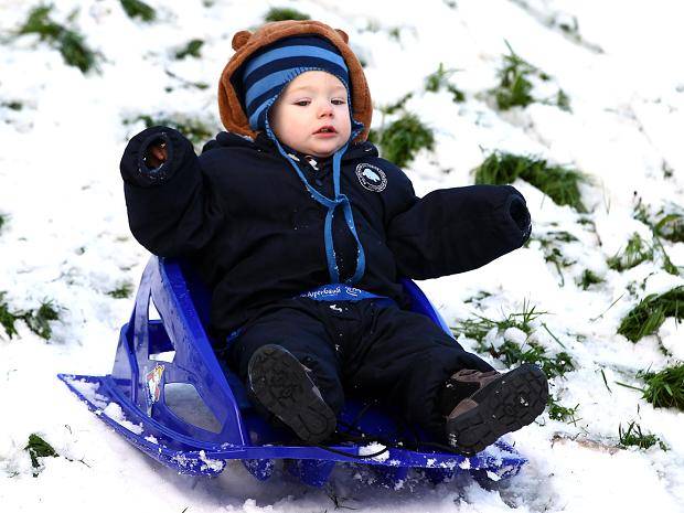 Wer ein großes Rodel-Ass werden will, kann nie früh genug...