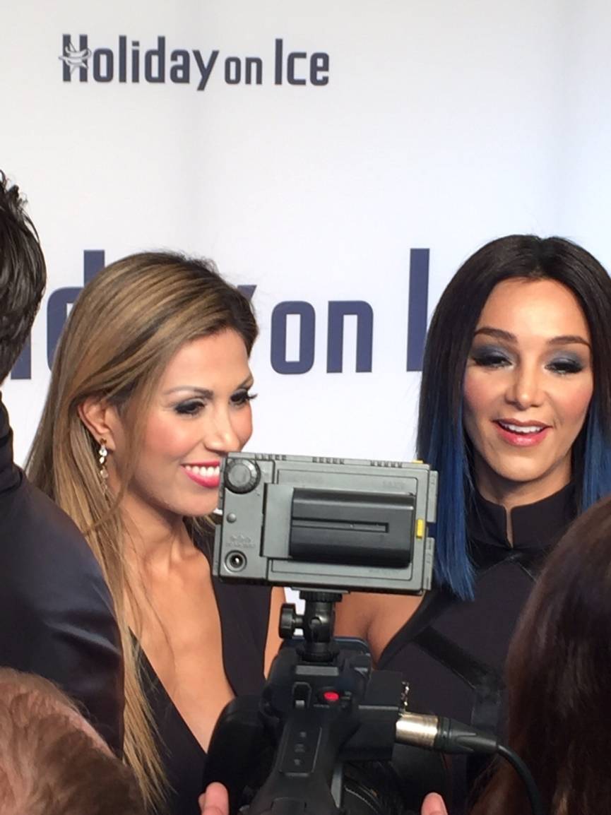 Der Extra-Tipp besuchte die feierliche Eröffnungs-Gala von Holiday on Ice 2015 in Hamburg: Eis-Gala mit Promi-Blitzlichtgewitter