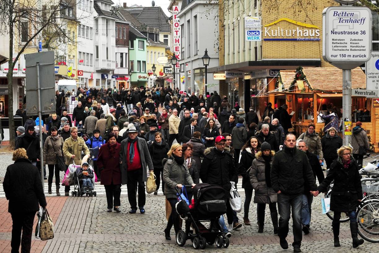 Weihnachtsshopping-Umfrage: Klares Bekenntnis für Einzelhandel vor Ort: Weg vom Computer und rein in die Stadt!