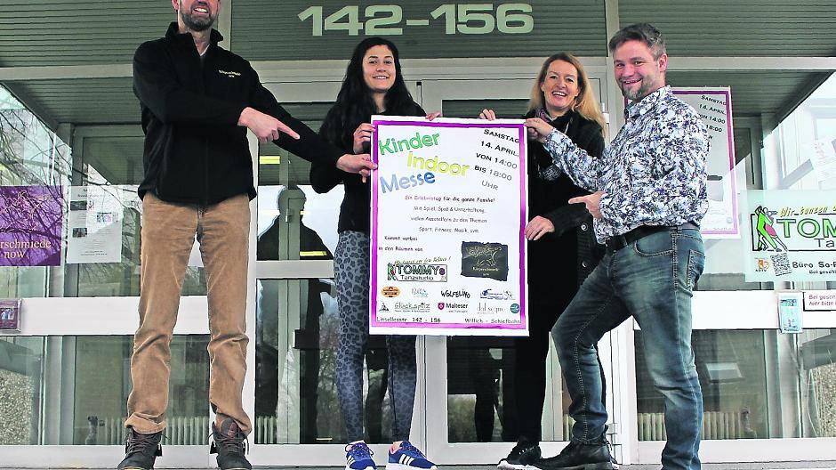 Die Veranstalter der 1. Kinder Indoor Messe (v.l.): Gregor Poos, Jamie Lee Poos sowie Tanja und Tommy Schlagenhauf.