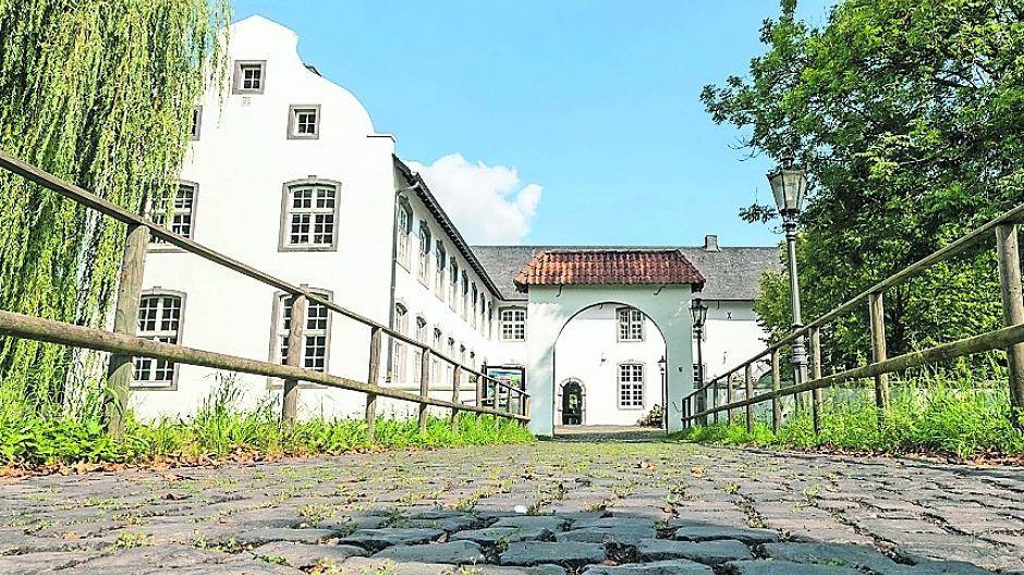 Fast 850 Besucher fanden am Ostermontag den Weg ins Niederrheinische Freilichtmuseum mit der Dorenburg.