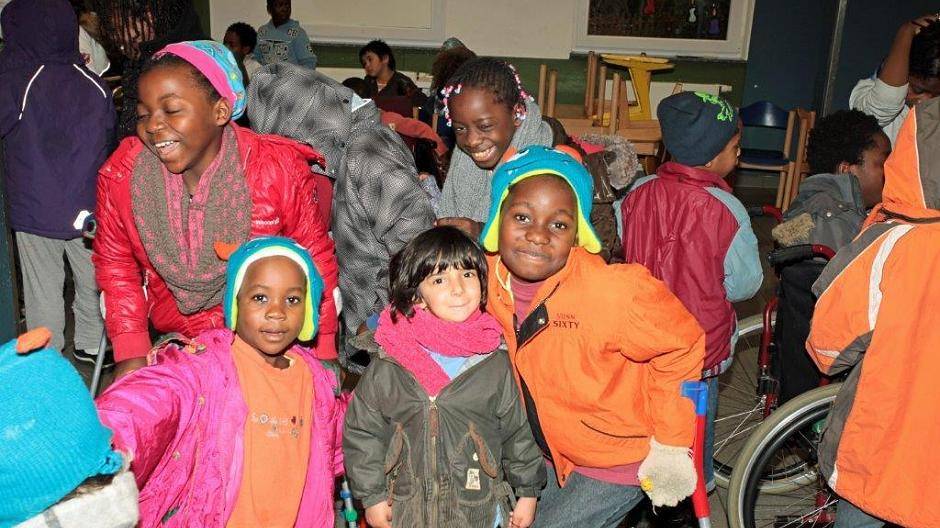 Wer in die dankbaren Augen der Kinder sehen kann, ahnt wie wertvoll und nachhaltig im Friedensdorf Hilfe und Spenden ankommen.