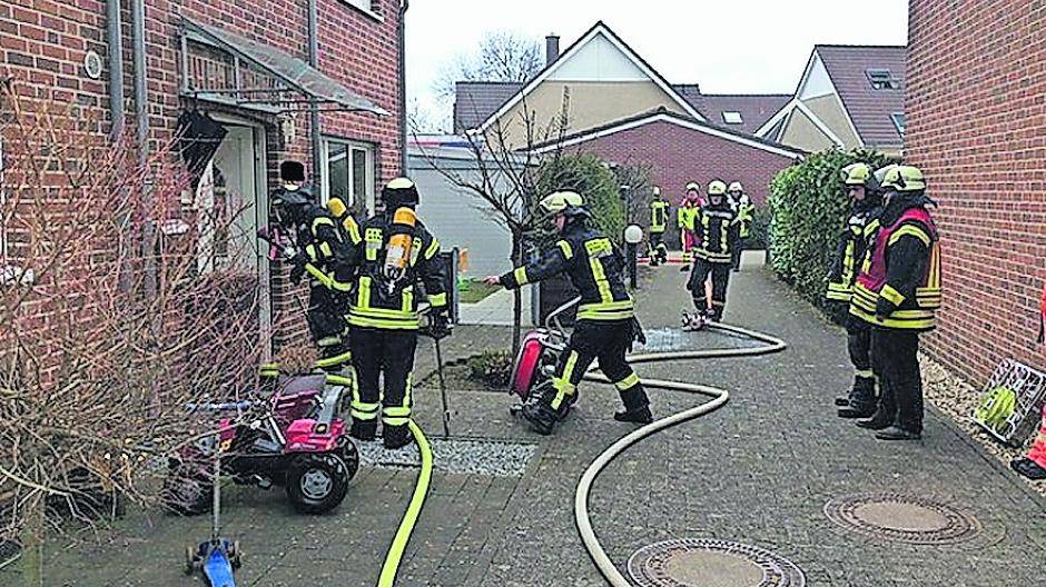 Zweimal musst die Feuerwehr in dieser Woche in Willich ausrücken um Brände zu löschen.