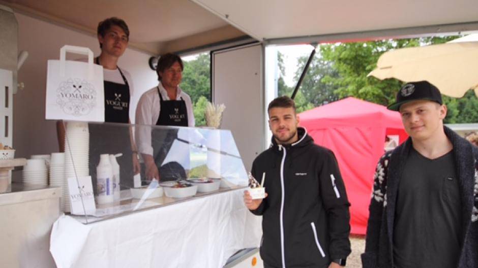 Patrick Klein und Lukas Koziol vom KEV ließen sich ein Eis...