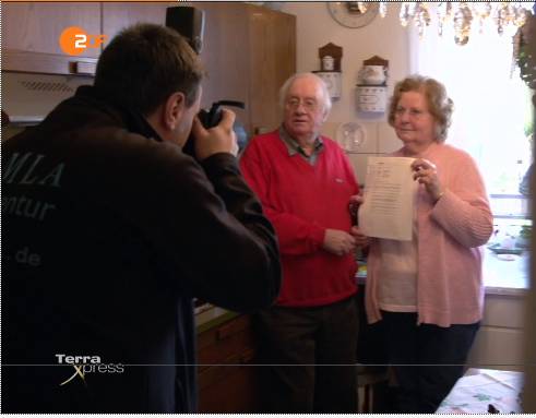 Fotograf Andreas Drabben macht Aufnahmen bei der vom Infraschall betroffenen Familie Scheer im Inrath.