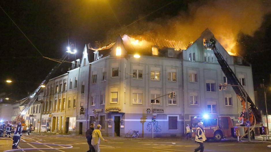 Dachstuhlbrand am Frankenring: Ein Toter