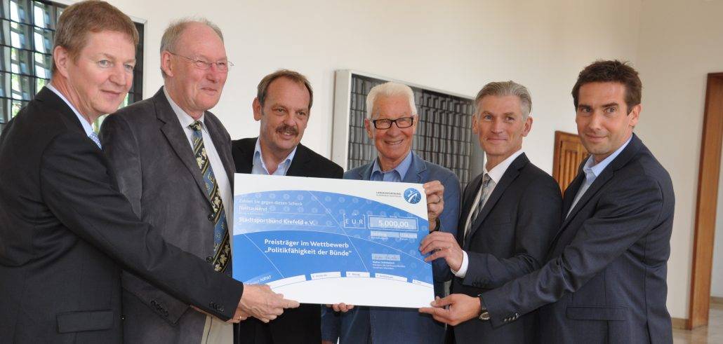 Thomas Visser, Dezernent Stadt Krefeld, Reinhard Ulbrich, Sprecher der Bünde in NRW, Martin Wonik, Geschäftsführer des Landessportbundes NRW, Dieter Hofmann, Vorsitzender SSB Krefeld, Mario Bernards, Leiter Politik und Bürgerdialog und Jens Sattler, Geschäftsführer SSB Krefeld (v.l.).Foto: SSB