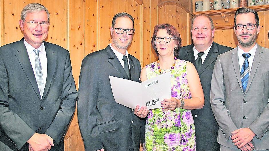 Knauf im Amt bestätigt