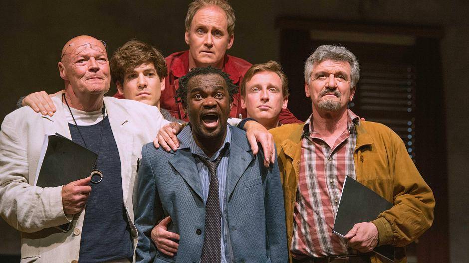 Asyl-Stück: Kontroverse gegen Klischee