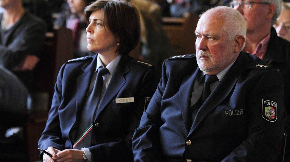 Kriminalhauptkommissarin Karin Kretzer, Leiterin der Krefelder Polizei-Pressestelle und...
