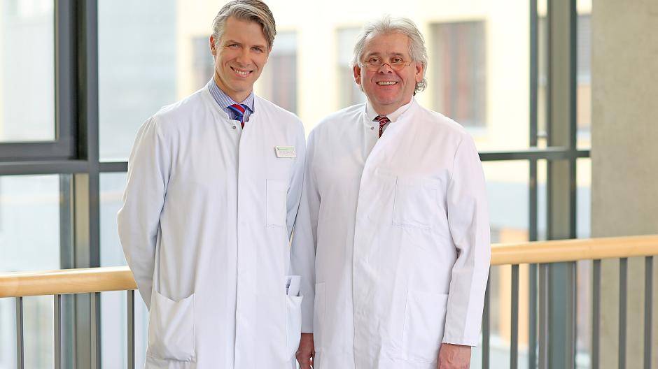 Die Chefärzte Prof. Dr. med. Clayton Kraft (l.) und Dr. med. Friedhelm Caspers.