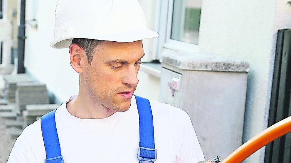 Ein Glasfaser-Anschluss ist heute für Unternehmen ein Muss, auch private Haushalte können davon profitieren. Foto: RioPatuca/Fotolia