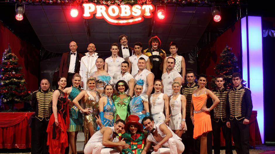 Das Circus-Ensemble 2014 verabschiedet sich.