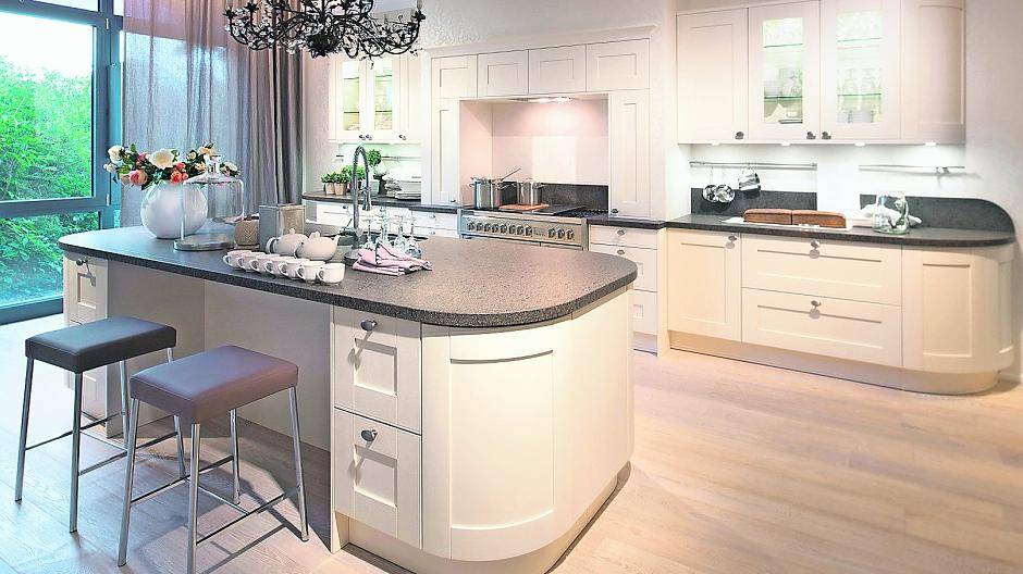  Puristisch, romantisch oder ganz einfach individuell: Deutsche Küchen sind rund um den Globus begehrt. Aber nicht nur das: Wohnpsychologen können allein an der Kücheneinrichtung sehen, ob sie ein Mann, eine Frau oder ein gemischt-geschlechtliches Paar bewohnt. 