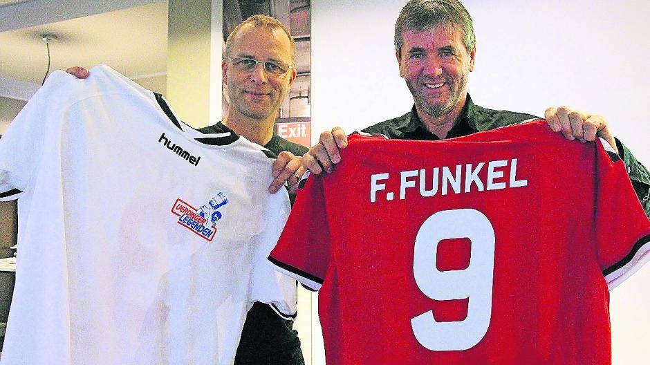 Funkel präsentiert das Legenden-Trikot