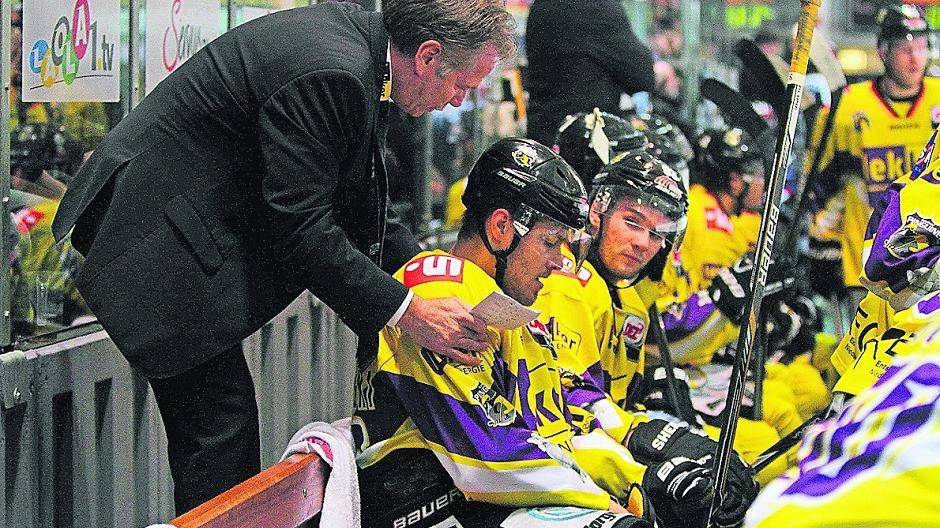 Da brachte alles Reden nichts: Pinguine-Coach Rick Adduono erlebte gestern mit den Pinguinen ein Debakel am Iserlohner Seilersee.