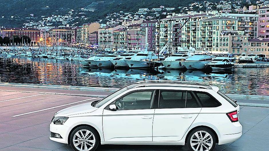 Die perfekte Ergänzung zu den herausragenden funktionalen Tugenden bildet das neue, emotionale Design des neuen ŠKODA Fabia Combi.