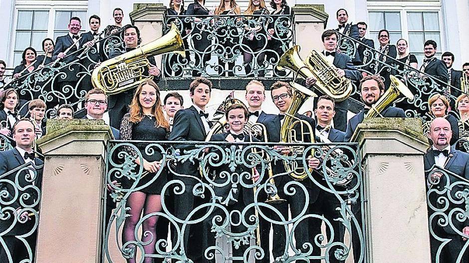  Das „Sinfonische Blasorchester Böhler Düsseldorf“ (Foto oben) und der „Bundesspielmannszug 1920 Lank-Latum“ treten am kommenden Mittwoch in der Jakob-Frantzen-Halle auf. 