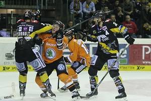 Spannung, Dramatik, Kampf, Sieg - Pinguine kämpfen ums Viertelfinale