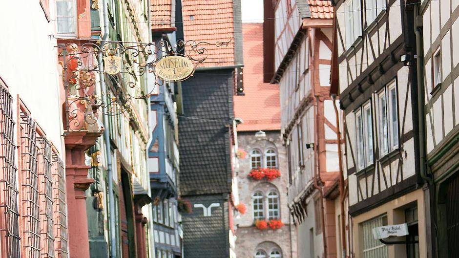 Erlebnisführungen: Gästeführer wandern durch Epochen und Stadtgeschichten und...