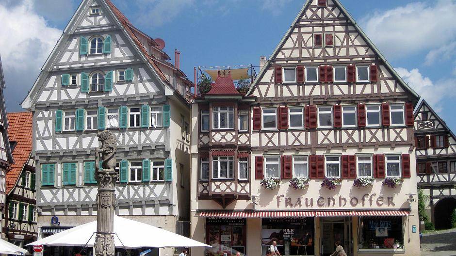 Fachwerk-Juwele in Herrenberg: Den Reiz der Ferienstraße macht vor allem der...