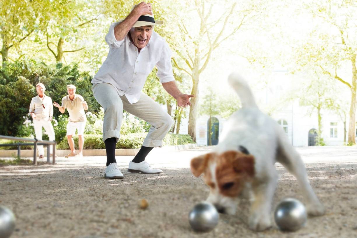 Wer seine Venengesundheit und die Beine wieder in Schwung bringen will, kann dies mit medizinischen Kompressionsstrümpfen ganz einfach tun.