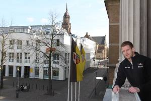 Der Stadt Spiegel traf Krefelds Eishockey-Nationalspieler Daniel Pietta in der Innenstadt: Pinguin-Power für Prag