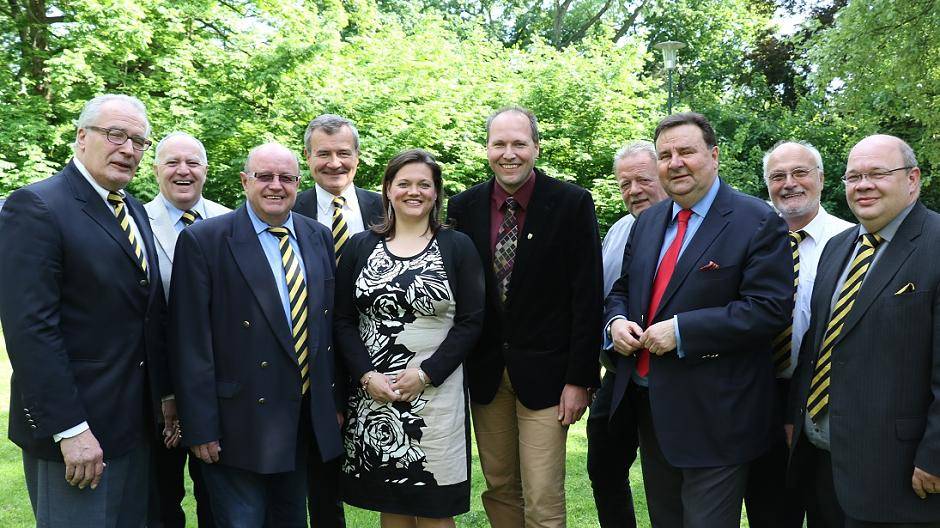 Die CCC-Führung stellte das neue Prinzenpaar der Presse...