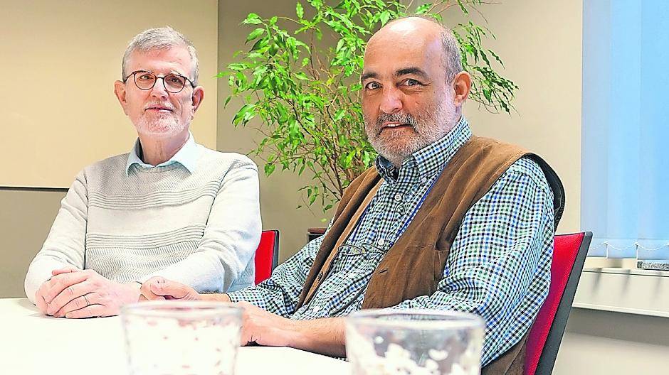  Rudolf Hildkamp (links) und Hubertus Hake engagieren sich in der Selbsthilfegruppe „Neue Leber — Neues Leben“. Sie wollen das Bewusstsein für das Thema Organspende schärfen. 